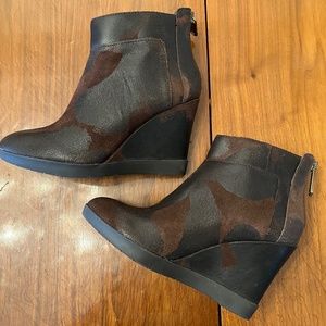 Donald J Pliner Wedge Boots